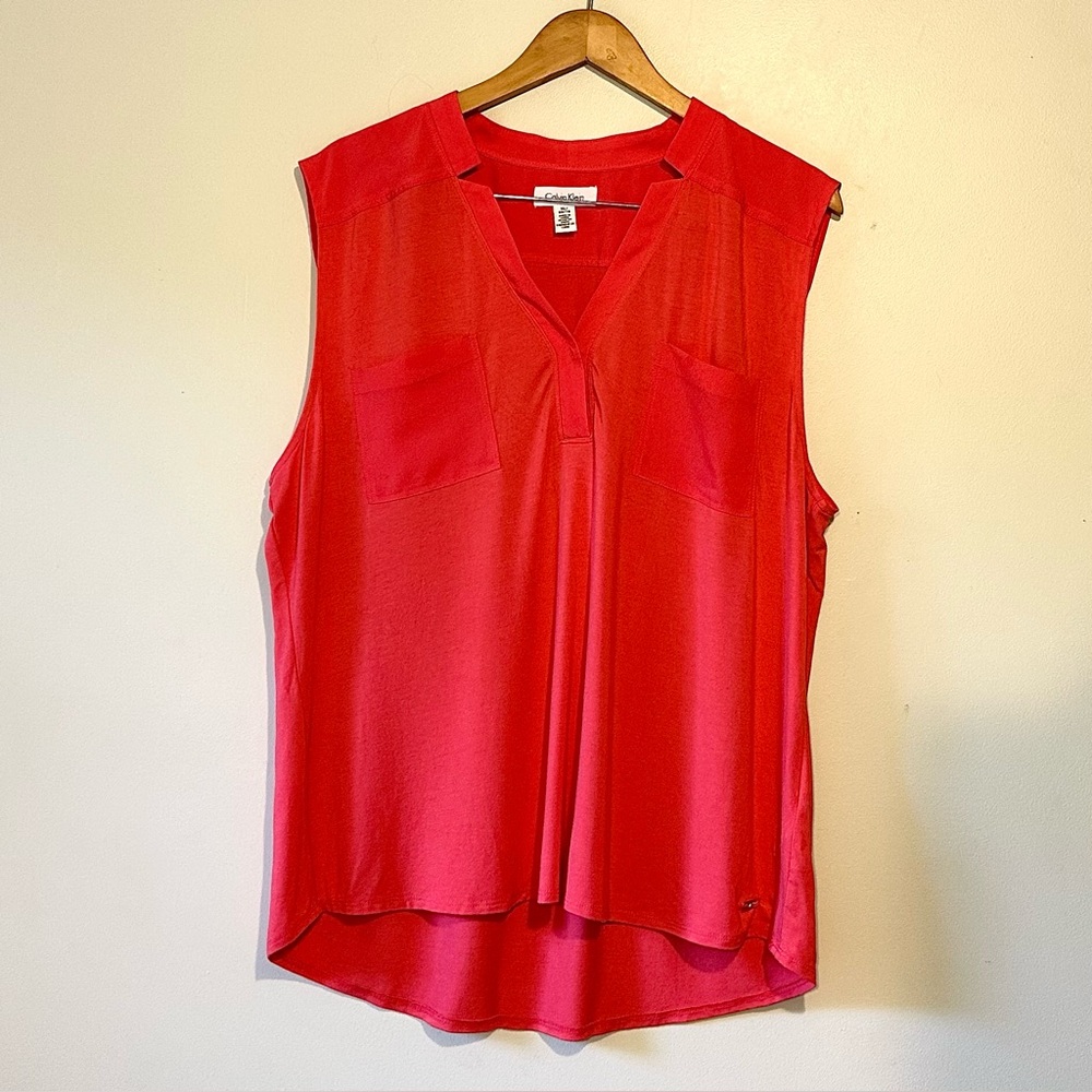 Calvin Klein V Neck, Sleeveless XL Blouse in Coral
